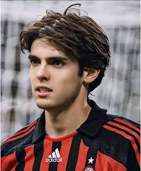 本世纪德甲戴帽次数前十：莱万领跑凯恩第三